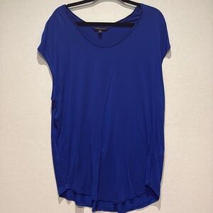 Banana Republic - women’s shirt sleeve scoop neck blouse - royal blue - size XL